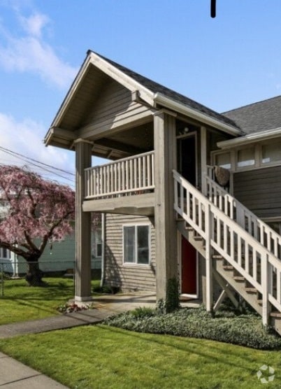Building Photo - 305 Calistoga St W Rental