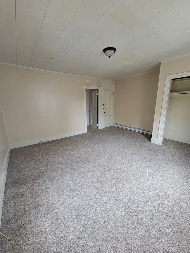 Photo - 646 W Walnut St Unit 2 (Second Floor)