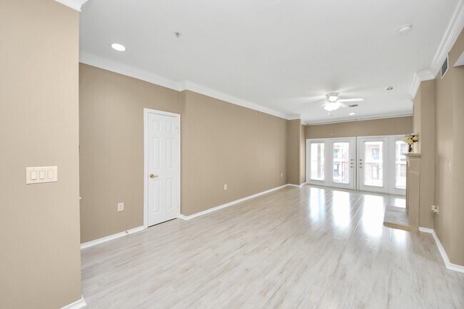 Building Photo - 2400 McCue Rd Unit 333