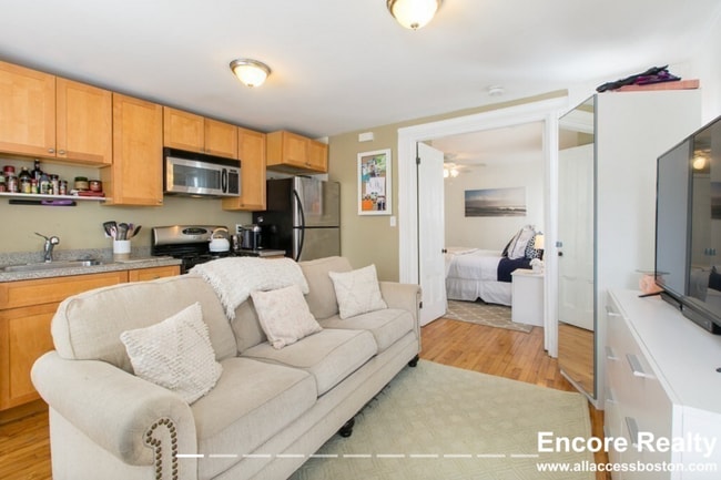 Building Photo - 9 Auburn Ave Unit 1 Rental