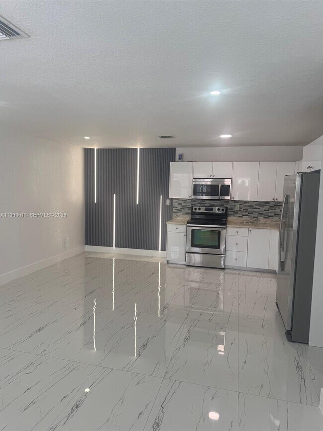 Photo - 14821 SW 104th Ave Unit 0