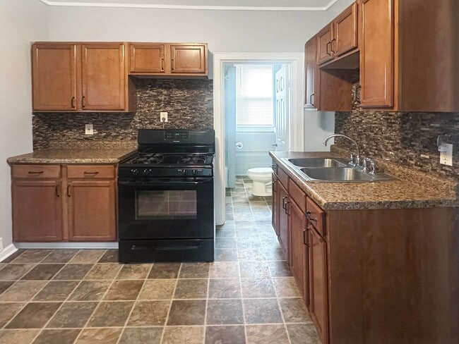 Photo - 441 Crosby St NW