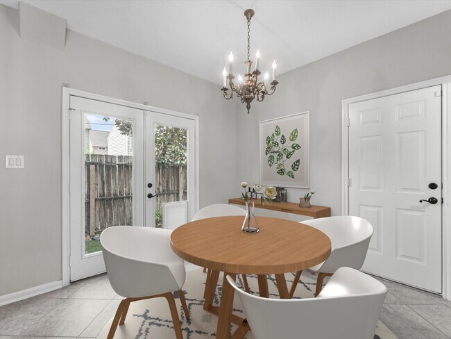 Photo - 2234 Naomi St