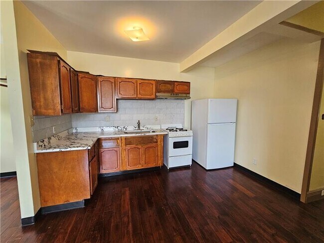 Photo - 701 E 14th Ave
