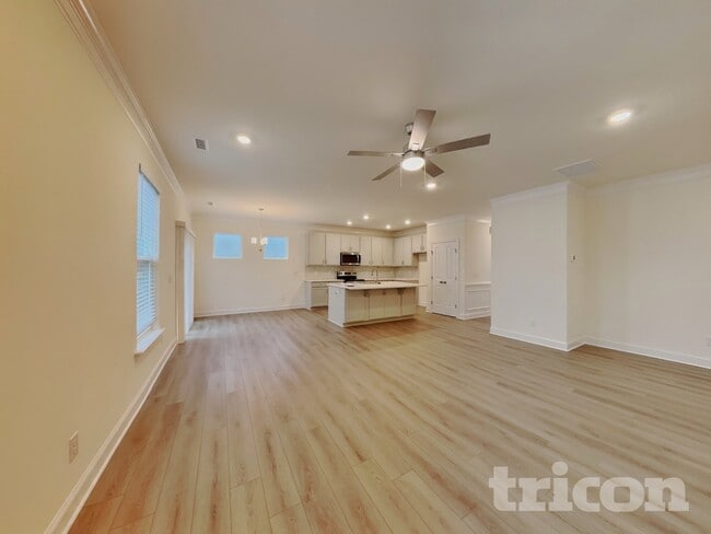 Photo - 129 Stallion Way