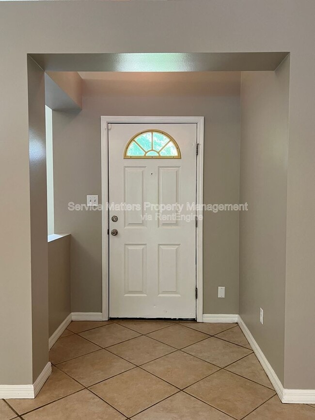 Photo - 5784 Twisted Oak Ct