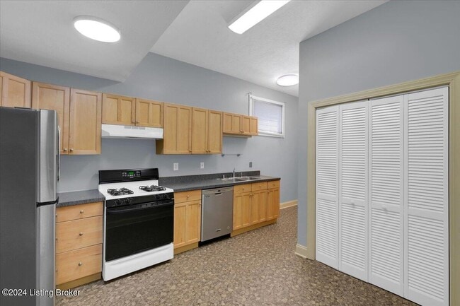 Photo - 1124 Rammers Ave