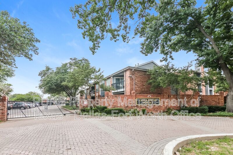 Photo - 18333 Roehampton Dr Unit #916