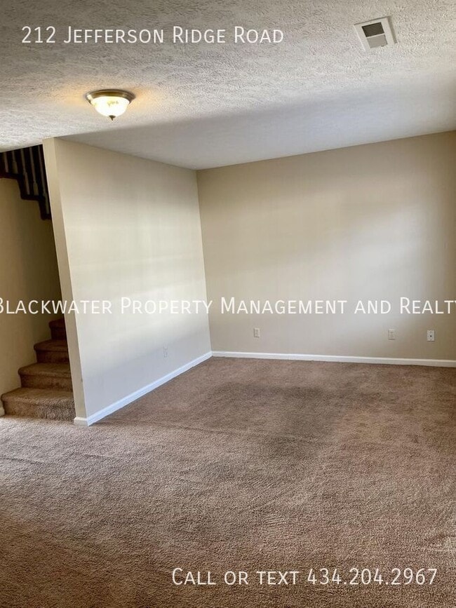 Photo - 212 Jefferson Ridge Rd