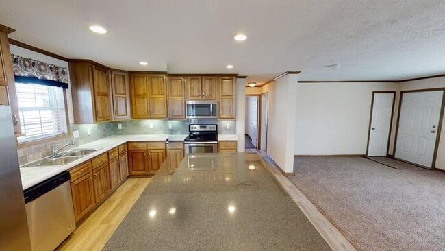 Photo - 140 American Ave