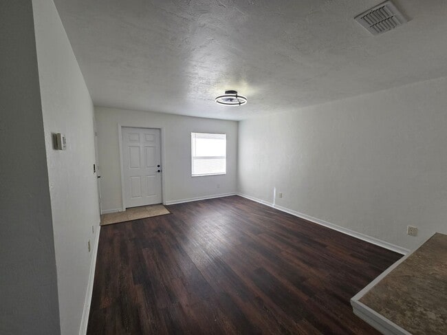 Photo - 204 Tyres Alley