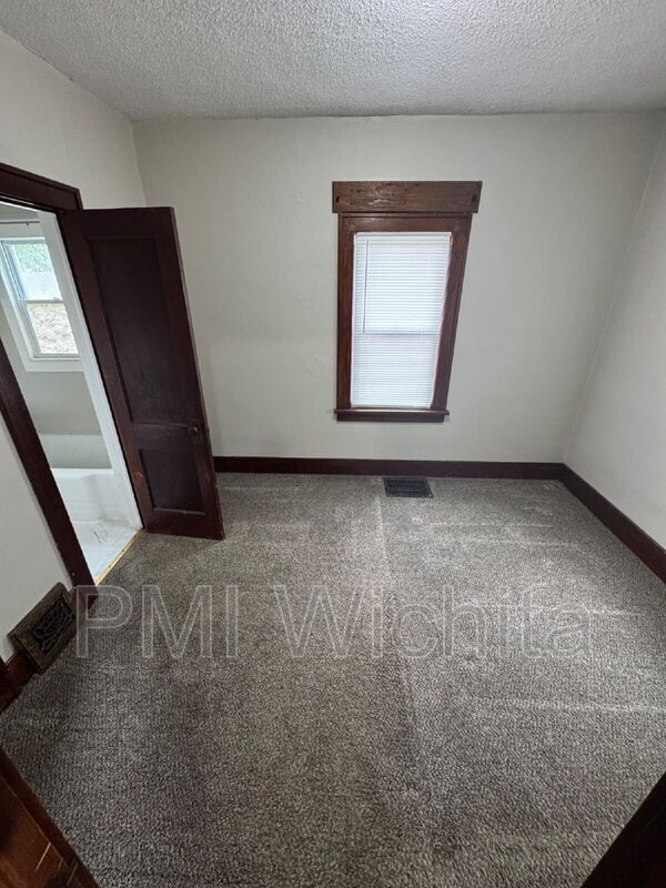 Photo - 1937 N Fairview Ave