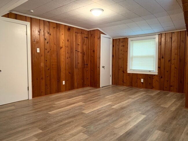 Photo - 2430 Midday St