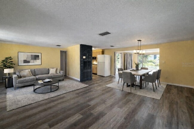 Photo - 803 Tangerine St