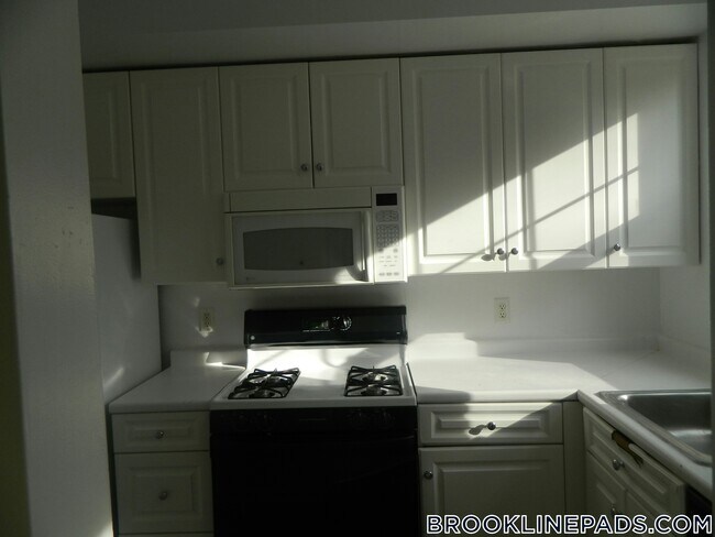 Photo - 499 VFW Parkway Unidad 499
