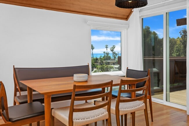 Photo - 390 St Ann's Dr