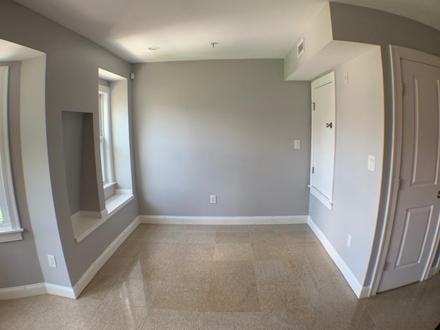 Building Photo - 8 Bard Ave Unit 3