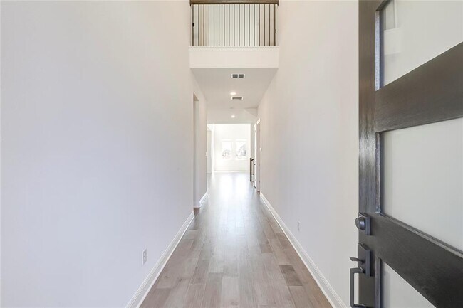 Photo - 920 Old Gdn Rd