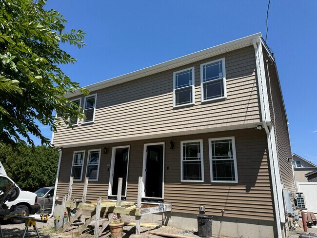 Building Photo - 214 Grosvenor Ave Unit 214 Rental