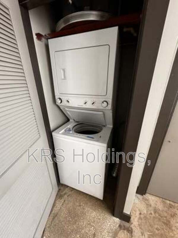 Photo - 123 Pine St Unit Apt 8