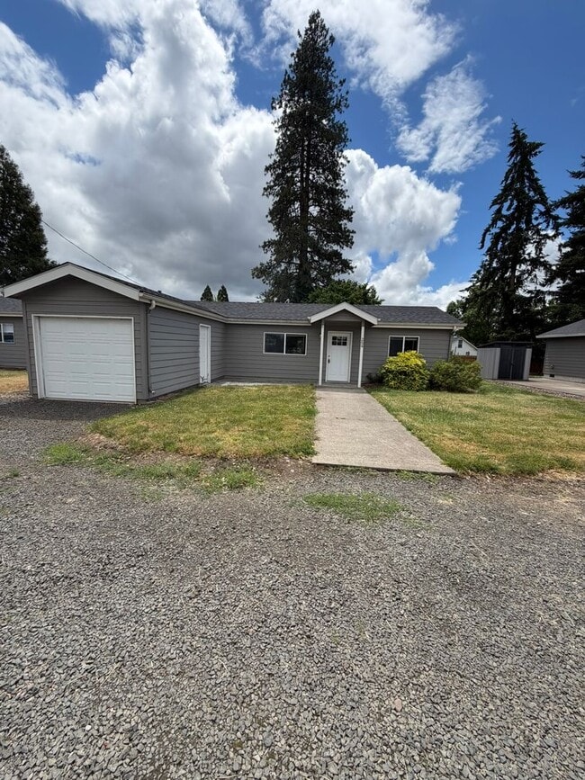 Photo - Updated 3 Bedroom!