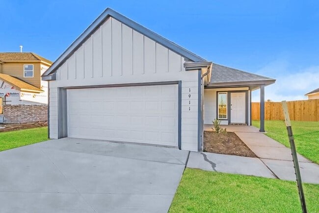 Building Photo - 1911 Malus Way Rental