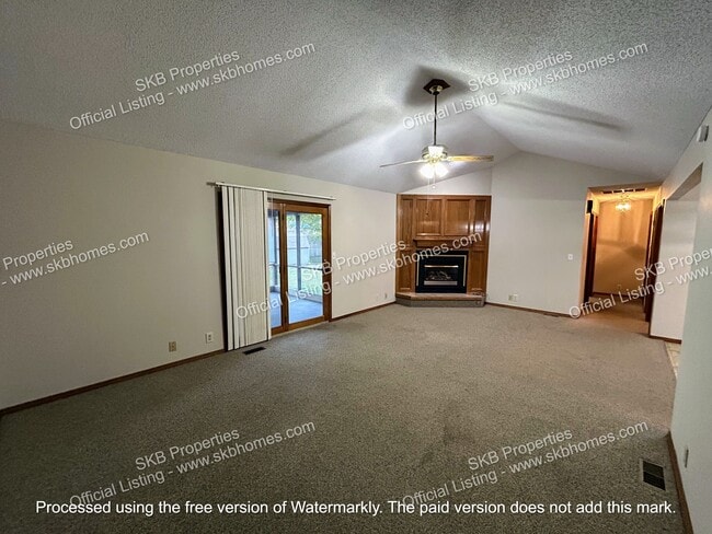 3417 Ridge Dr