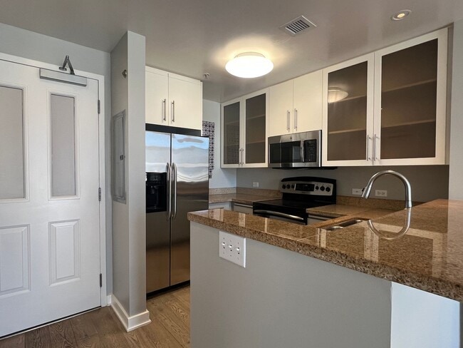Building Photo - Gorgeous Modern 1 Bedroom near Paseo de Sa... Unit 315 Rental
