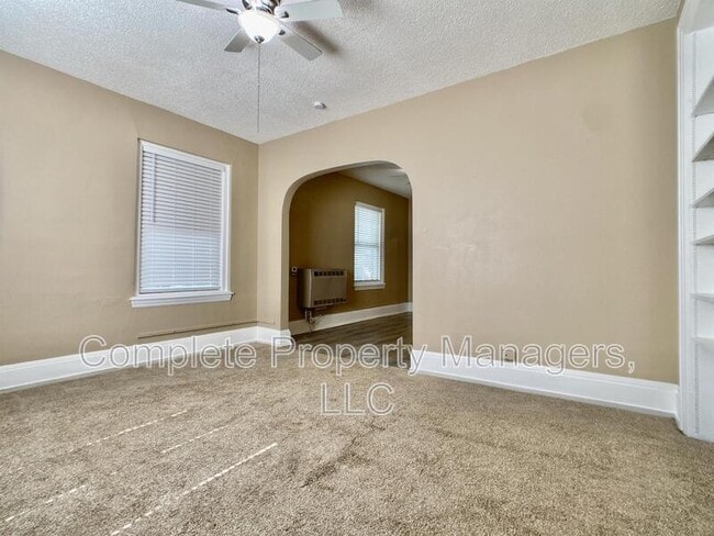 Photo - 517 E 4th St