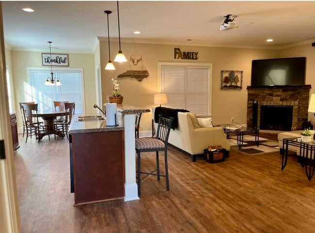 Photo - 1924 Leighton Dr