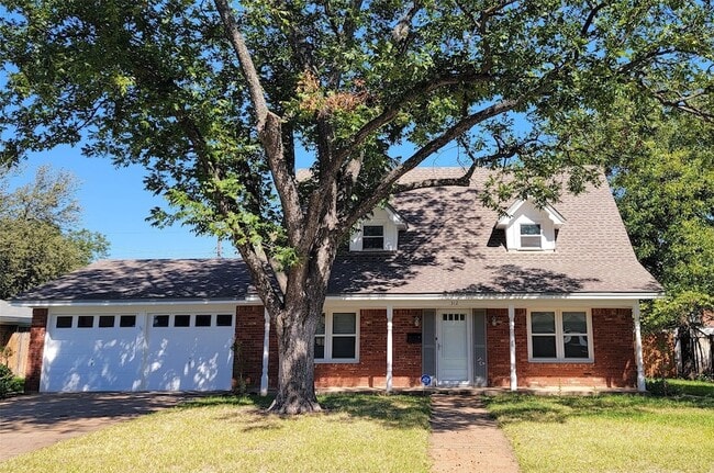 Photo - 312 Cotillion Rd House
