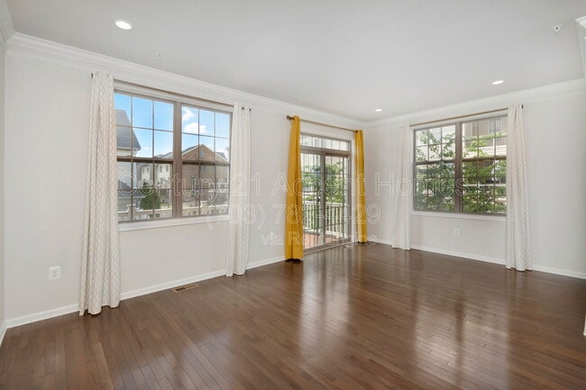 Photo - 22447 Norwalk Square