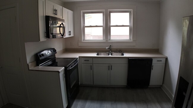 Photo - 6 Riverside St