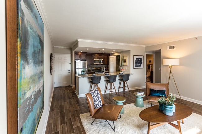 1BR, 1BA - Mahogany - 750 SF - Living Room - Twenty & Grand