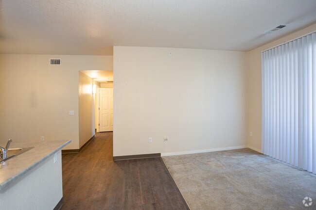 2BR, 2BA - 1221 SF