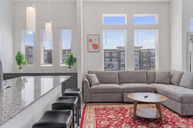 Photo - 12100 1/2 Ferrystone Glen Dr Unidad FL3-ID1240330P