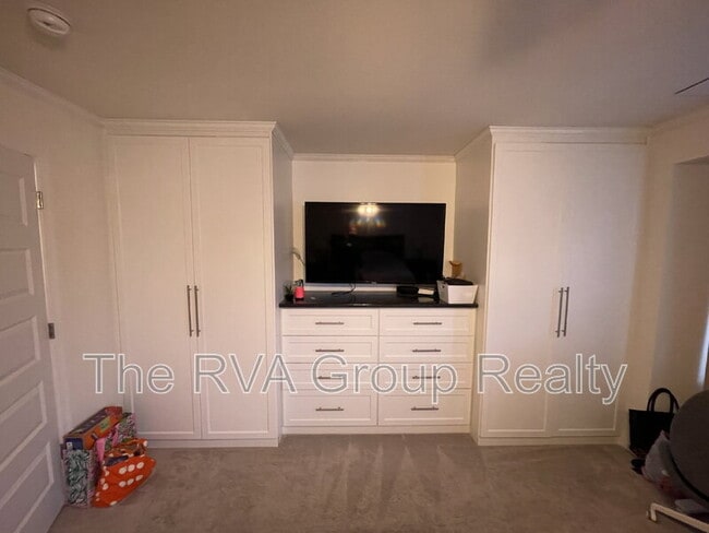 Photo - 4941 Old Main St