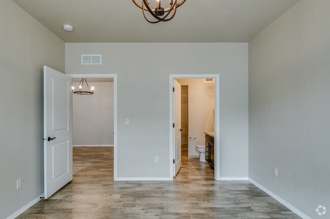 2 BR, 2 BA - 1,292SF