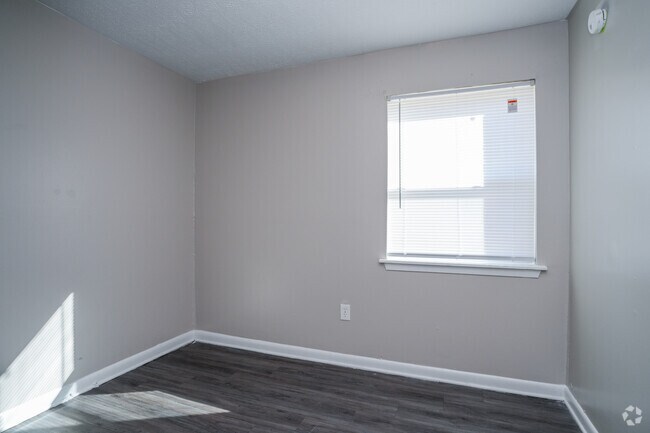 3BR, 1BA - 816SF - Third Bedroom - Briarcliff South