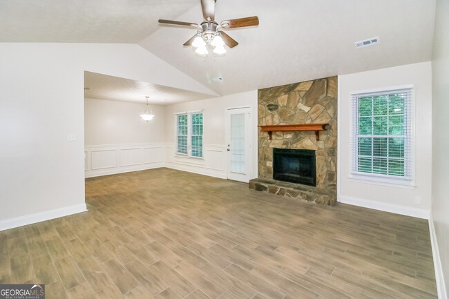 Photo - 420 Rosehill Dr