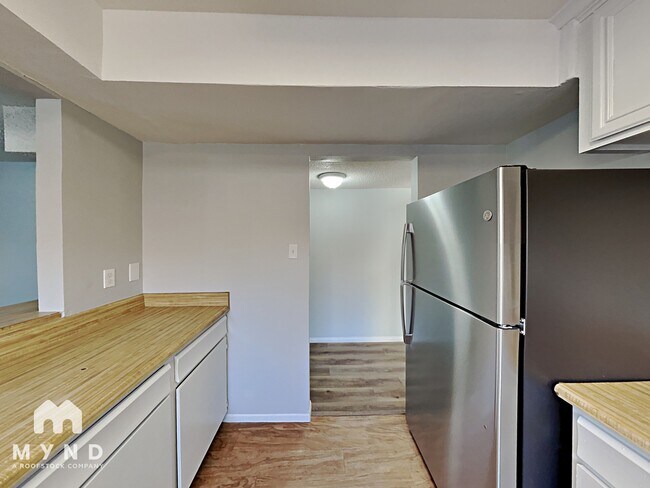 Photo - 5640 Neosho St