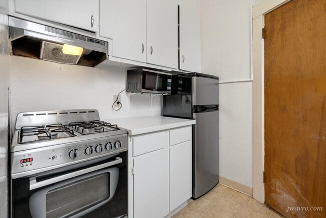 Building Photo - 773 Cole St Unit K-5 Rental