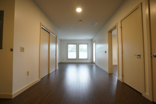 Building Photo - 400 Langley Rd Rental