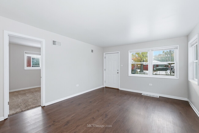 Photo - 14631 Kimbark Ave House