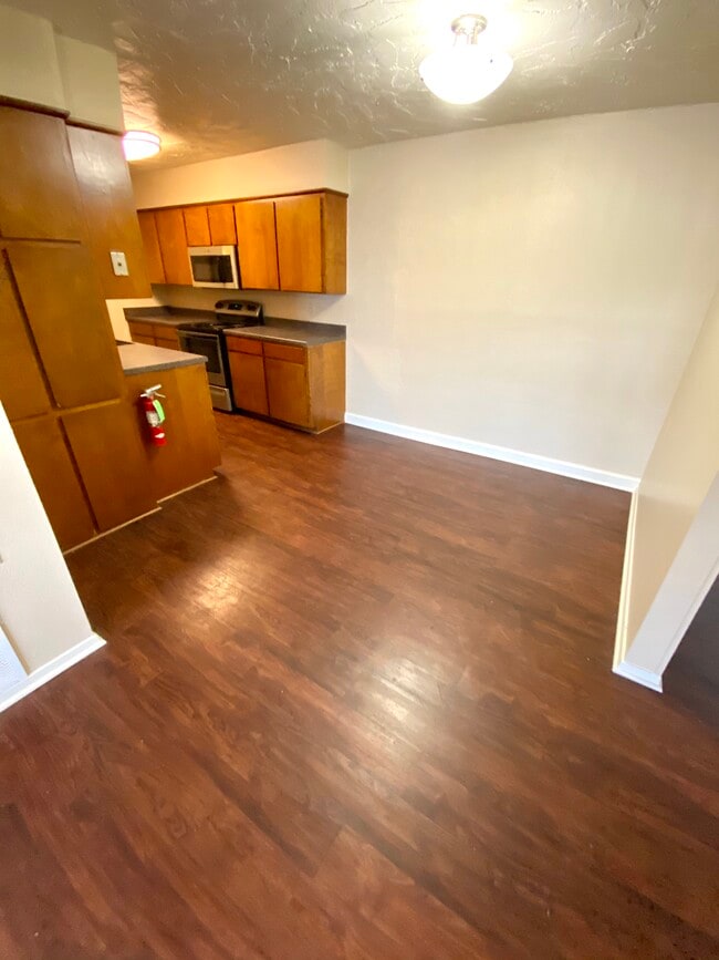 A2 Dining and Kitchen