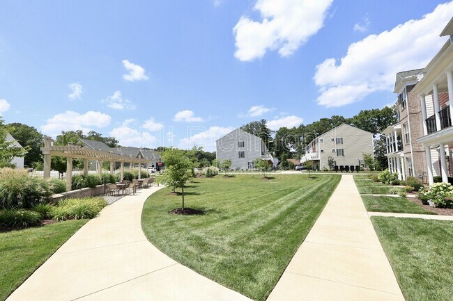 Photo - 425 Randolph Vw Dr