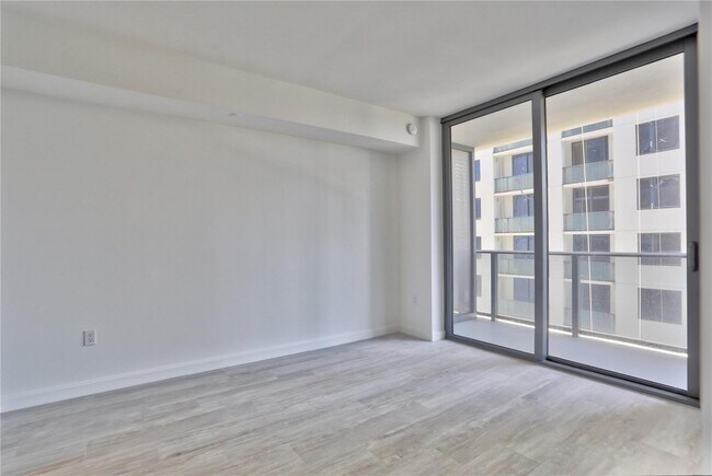 Photo - 55 SW 9th St Unit 1910