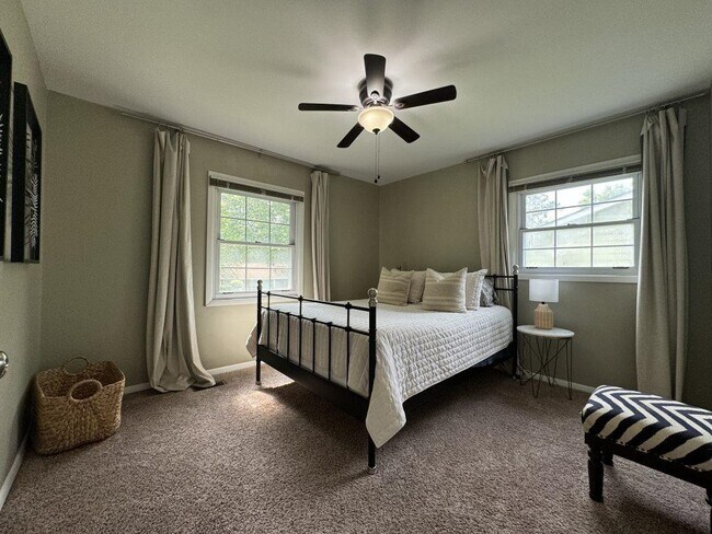 Photo - 1810 Ivan Dr