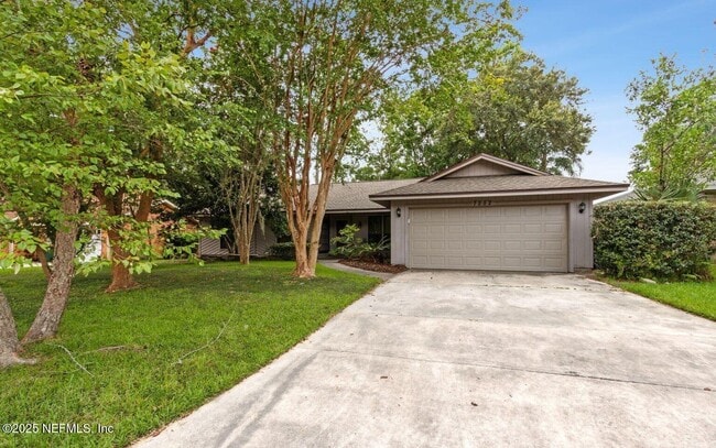 Photo - 7252 Holiday Hill Ct House