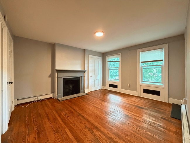Building Photo - 169 Liberty St Unit 2
